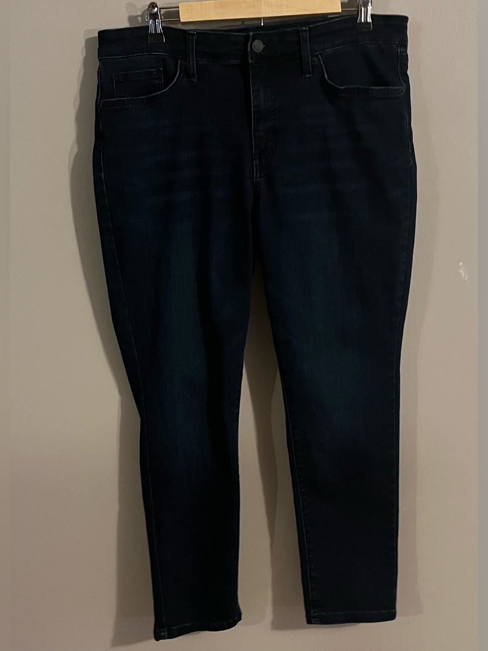$6❤️Bundled Crown & Ivy Jeans